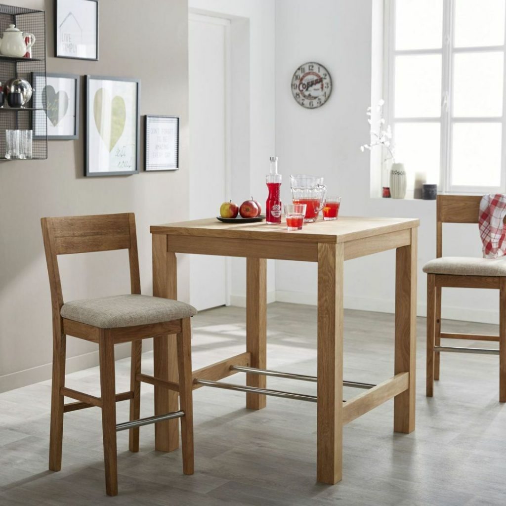 table haute en bois avec chaises