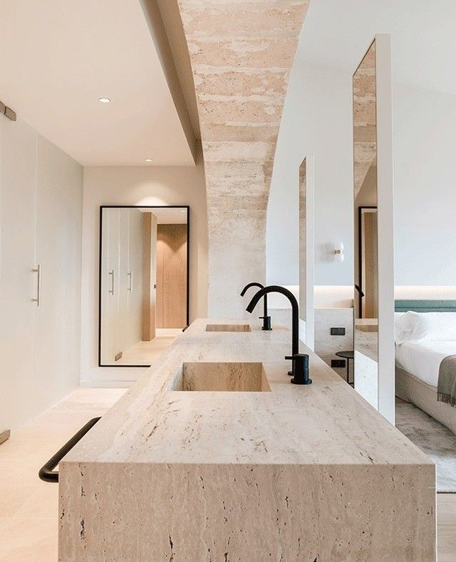magnifique hôtel avec salle de bain ouverte sur la chambre très minimaliste